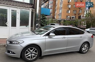 Седан Ford Fusion 2015 в Києві