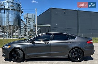 Седан Ford Fusion 2015 в Буську