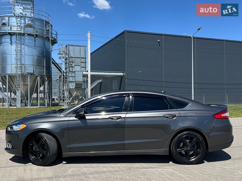 Седан Ford Fusion 2015 в Буську