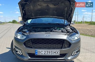 Седан Ford Fusion 2015 в Буську