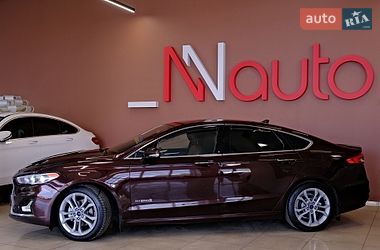 Седан Ford Fusion 2019 в Одесі