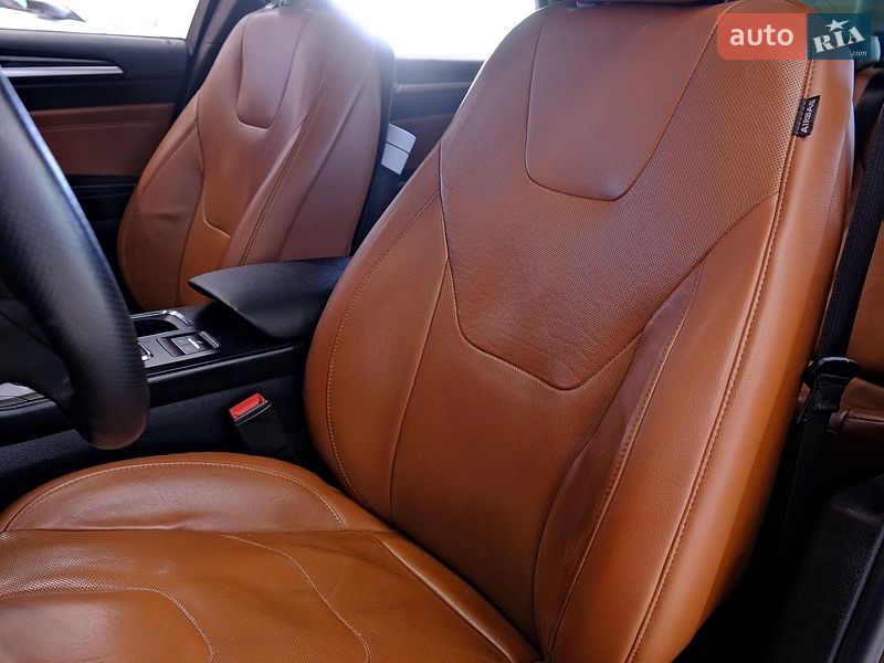 Седан Ford Fusion 2019 в Одесі