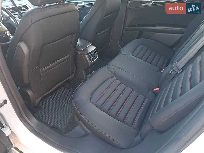 Седан Ford Fusion 2015 в Василькові