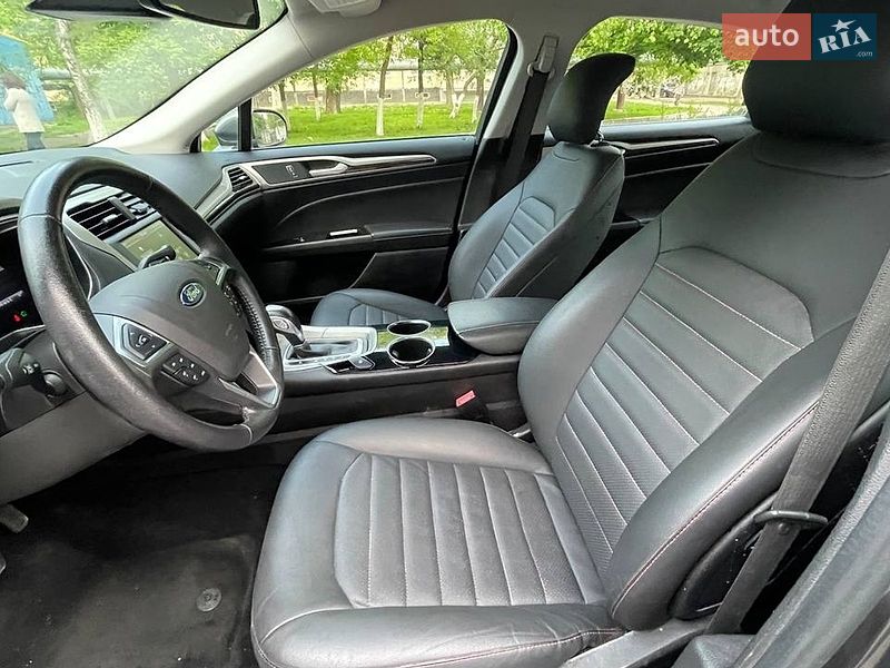 Седан Ford Fusion 2013 в Одесі