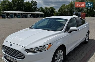 Седан Ford Fusion 2016 в Тернополі