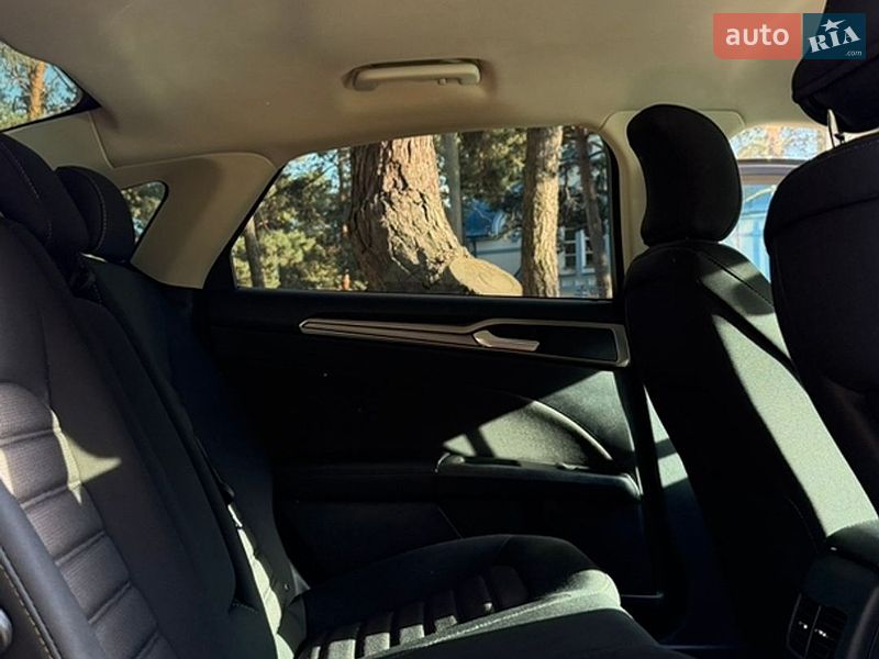 Седан Ford Fusion 2016 в Сумах