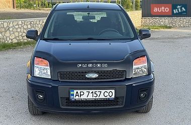 Хэтчбек Ford Fusion 2010 в Волочиске