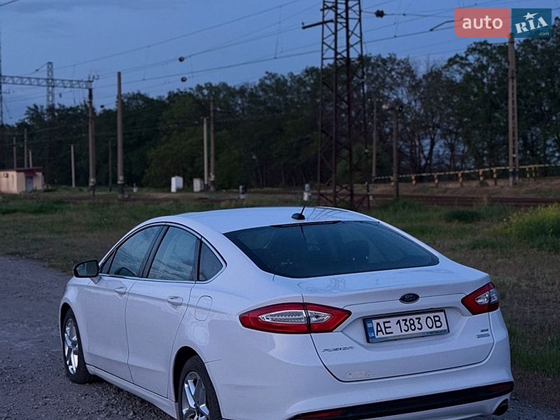 Седан Ford Fusion 2013 в Павлограді