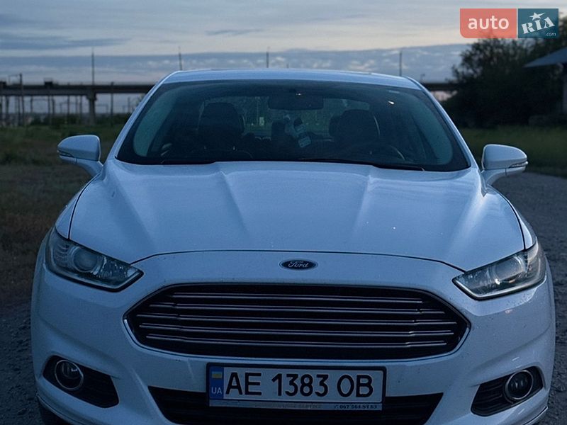 Седан Ford Fusion 2013 в Павлограді