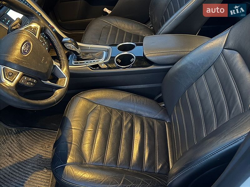 Седан Ford Fusion 2013 в Павлограді