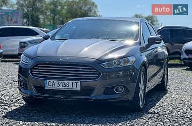 Седан Ford Fusion 2015 в Умани
