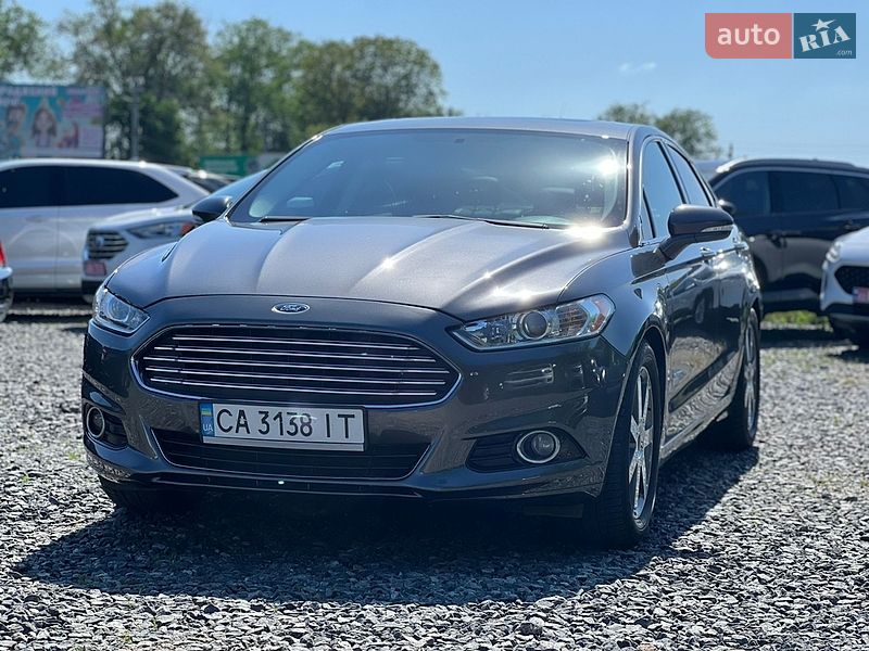 Седан Ford Fusion 2015 в Умани