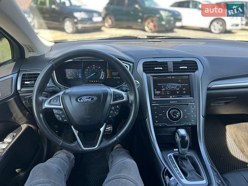 Седан Ford Fusion 2015 в Умани