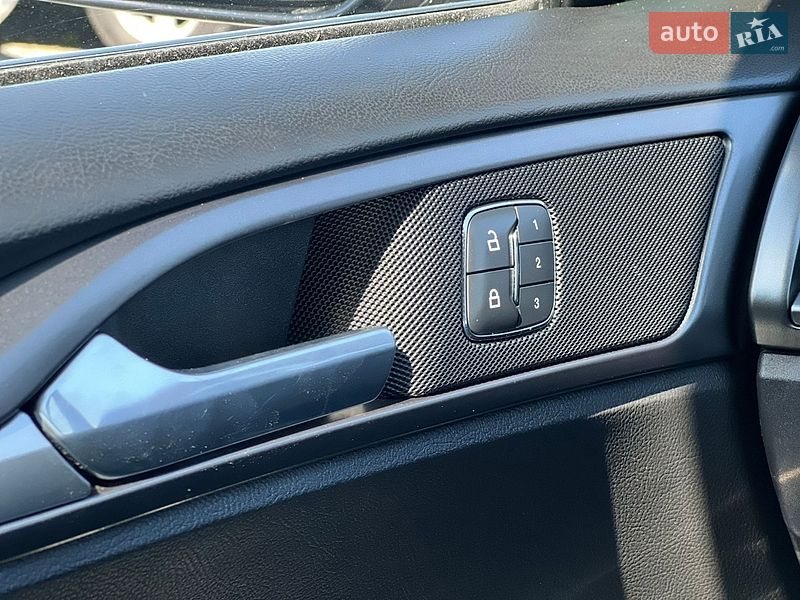 Седан Ford Fusion 2015 в Умани