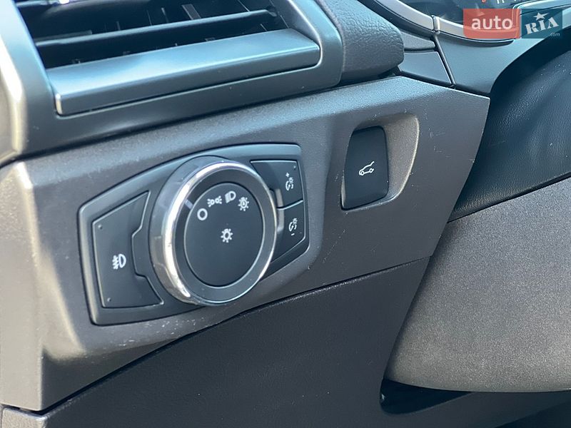Седан Ford Fusion 2015 в Умани