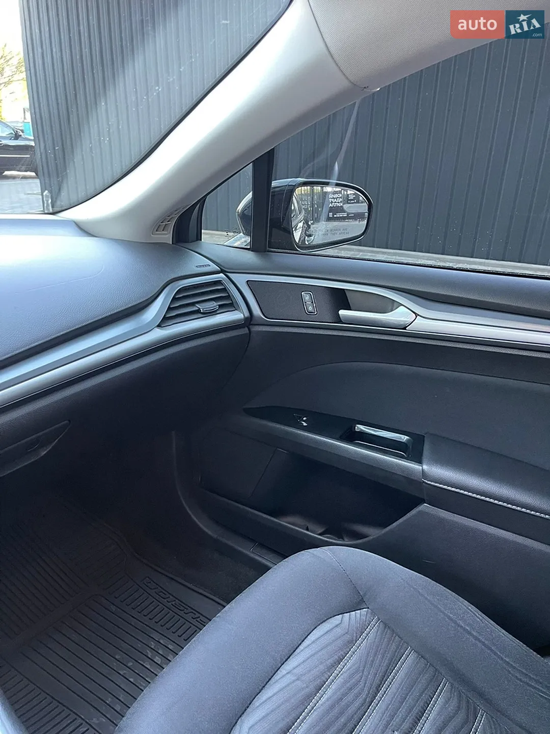 2016 Ford Fusion - мініатюра 28