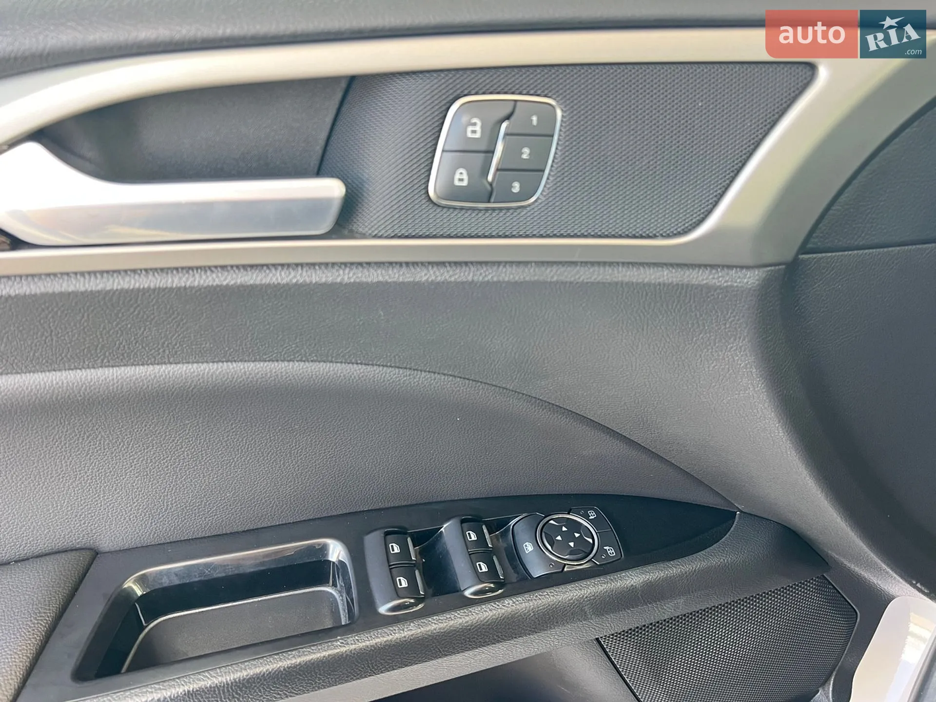 2013 Ford Fusion - мініатюра 19