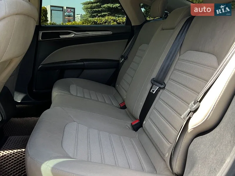 Ford Fusion 2020 VIN 3FA6P0G71LR197358 фото оголошення 23 з 73