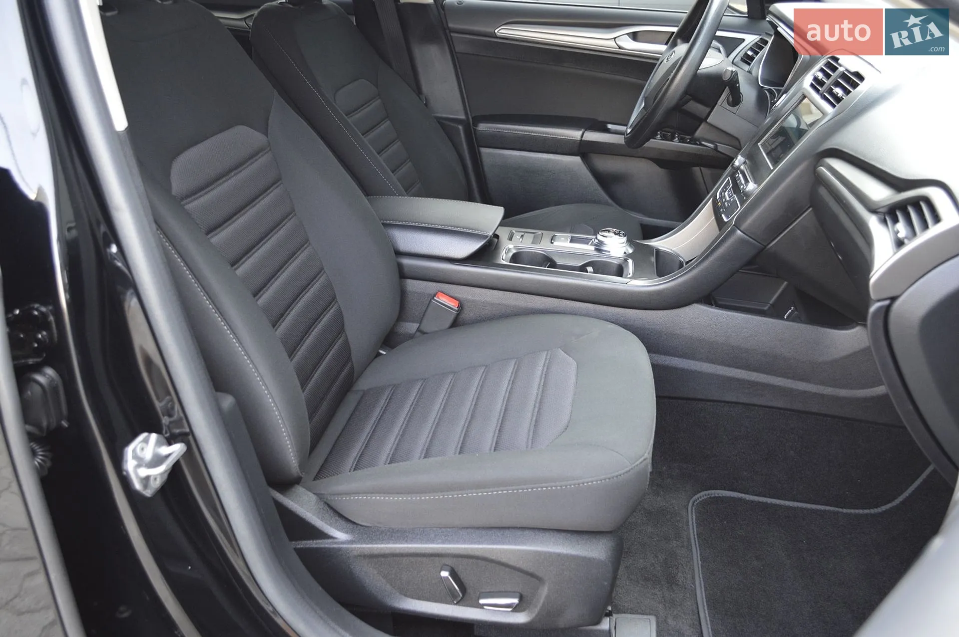 2016 Ford Fusion - мініатюра 26