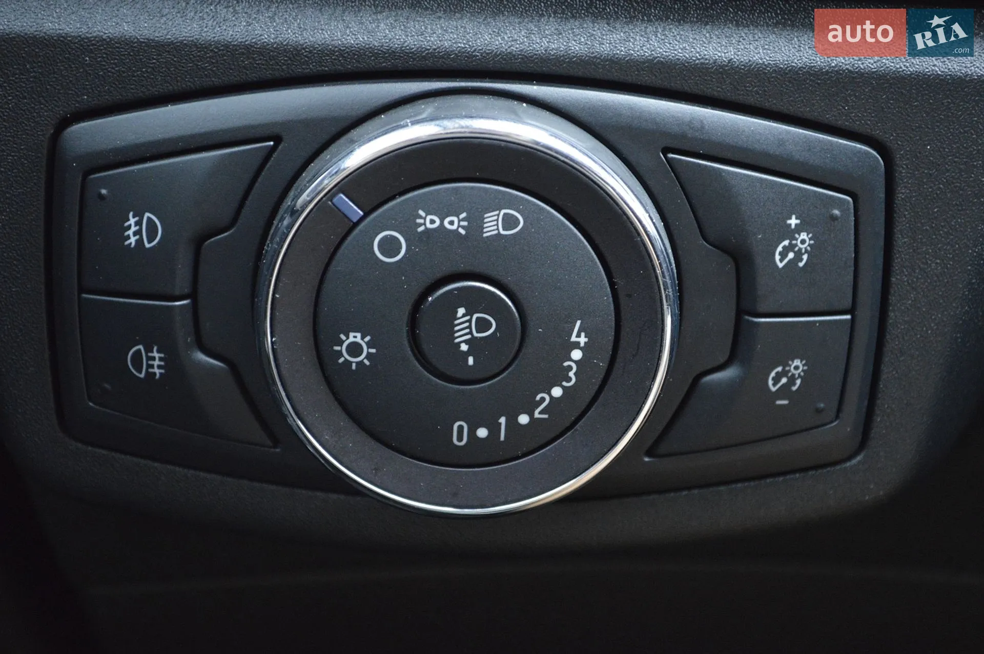2016 Ford Fusion - мініатюра 31