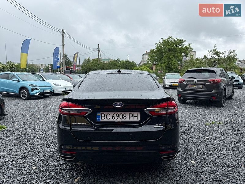 Седан Ford Fusion 2019 в Стрию