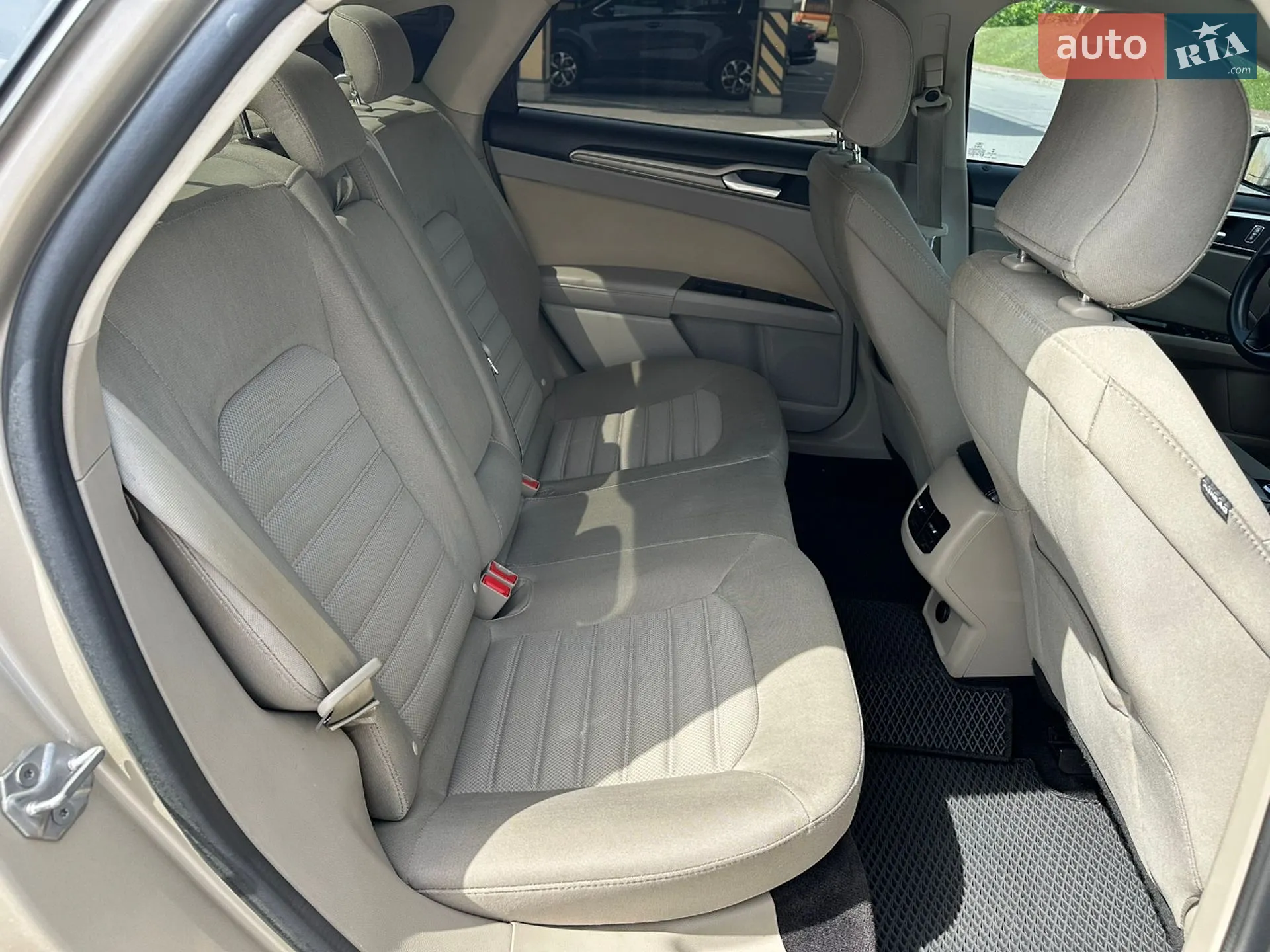 2016 Ford Fusion - мініатюра 25