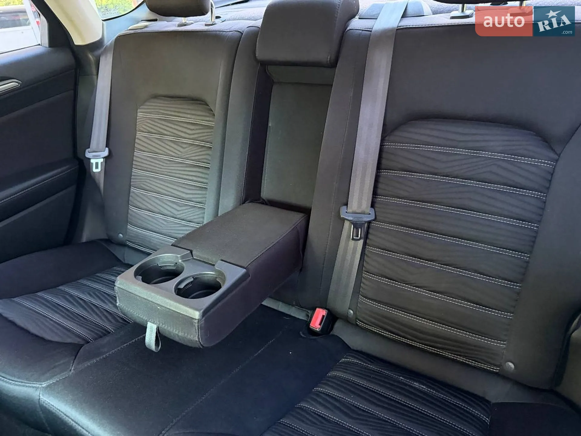 2016 Ford Fusion - мініатюра 25