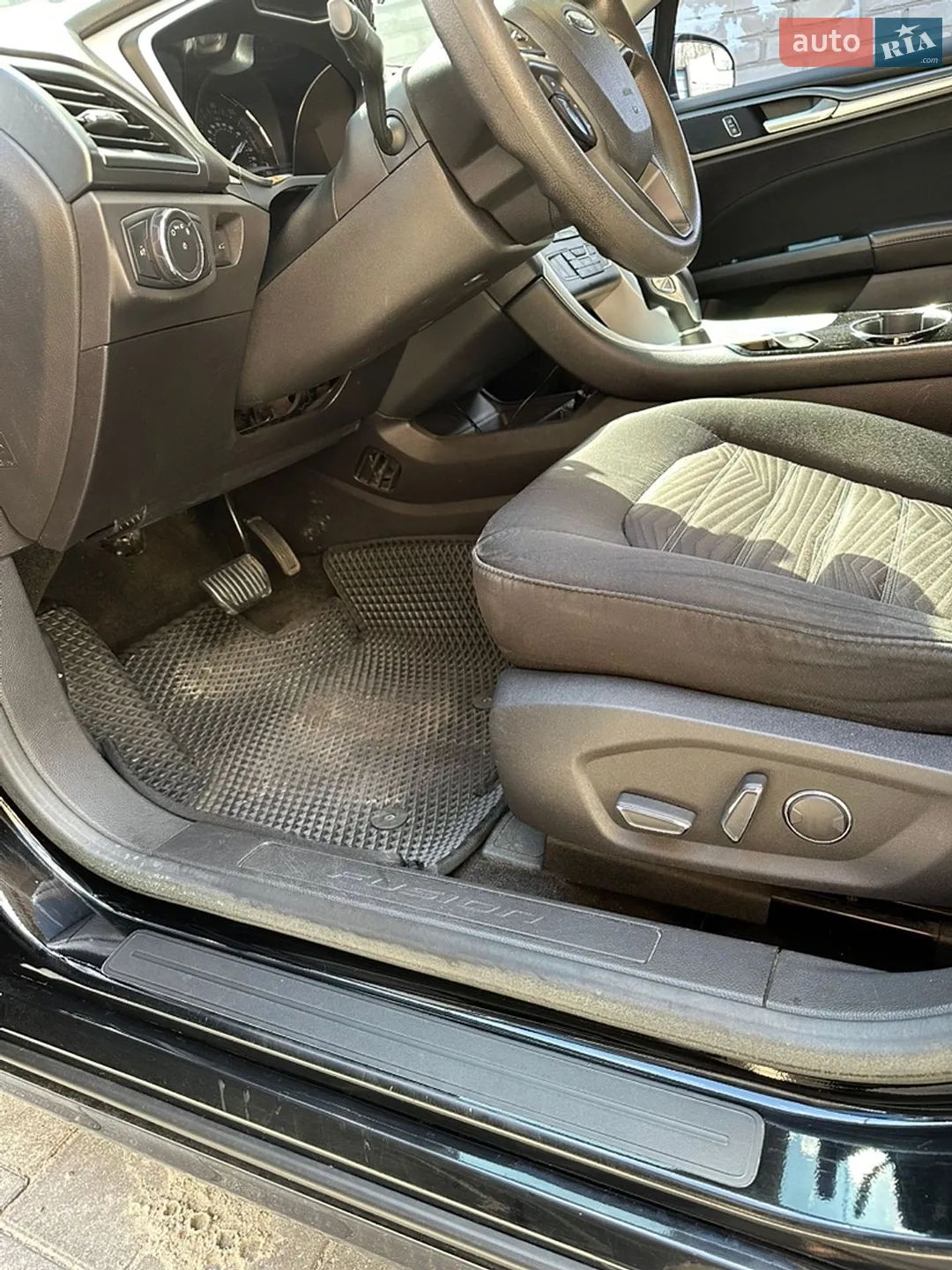 2015 Ford Fusion - мініатюра 32