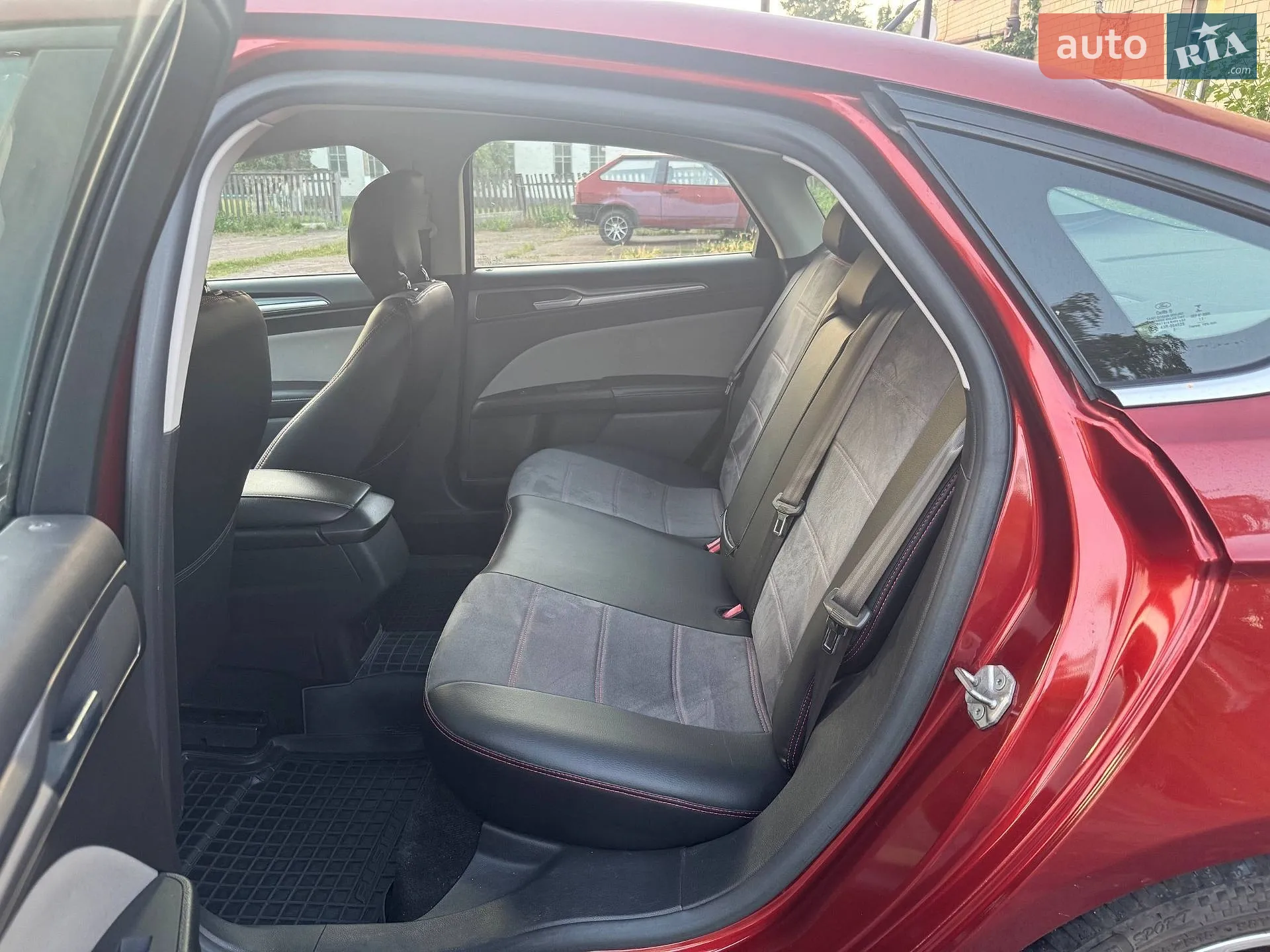 Ford Fusion 2013 VIN 3FA6P0G73ER241329 фото оголошення 4 з 8