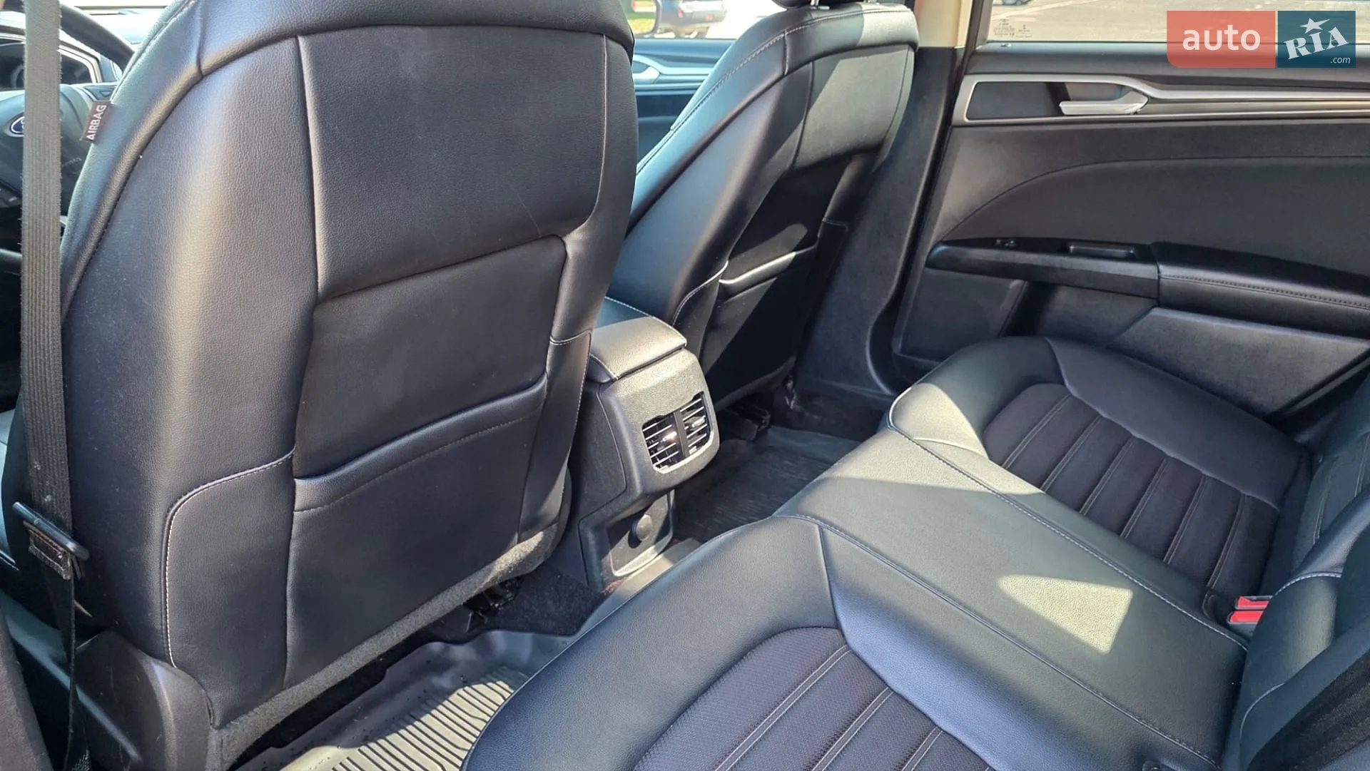 2016 Ford Fusion - мініатюра 25