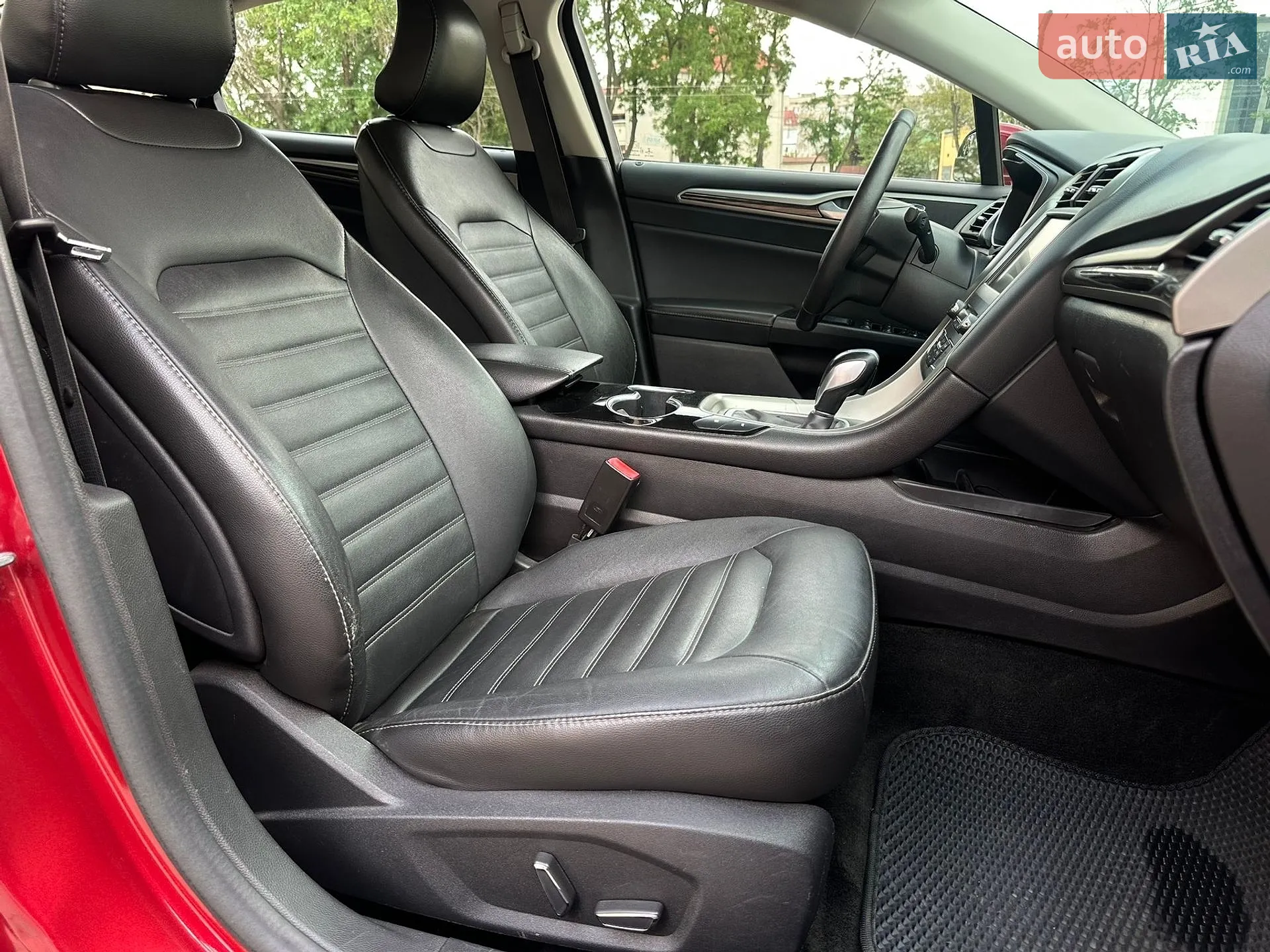 2016 Ford Fusion - мініатюра 28