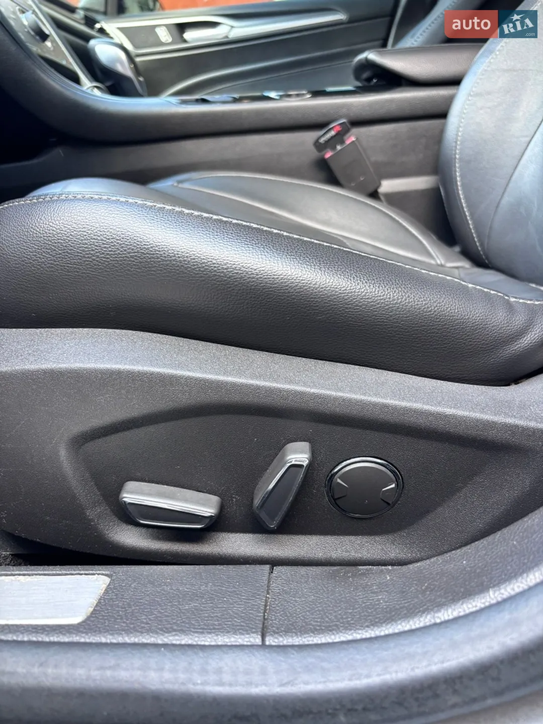 2014 Ford Fusion - мініатюра 23