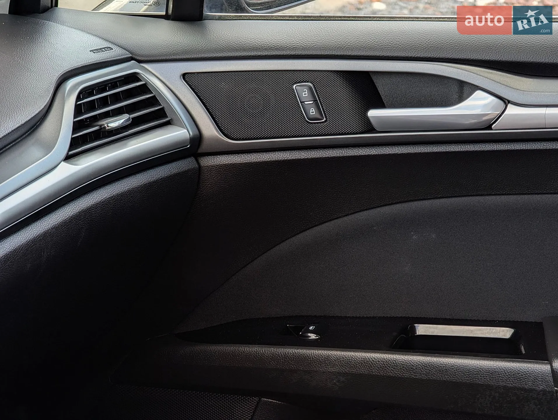 2016 Ford Fusion - мініатюра 35