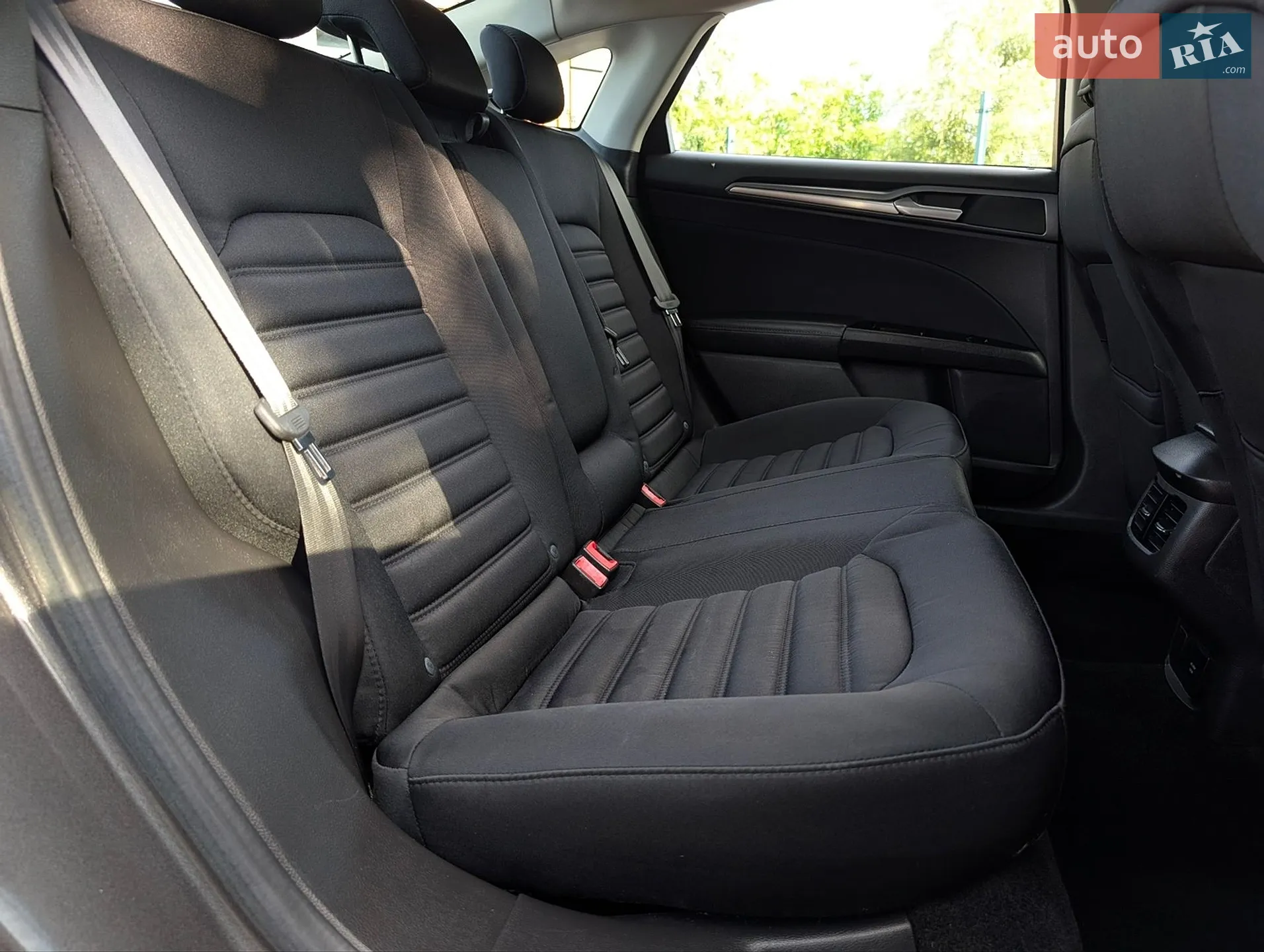 2016 Ford Fusion - мініатюра 40