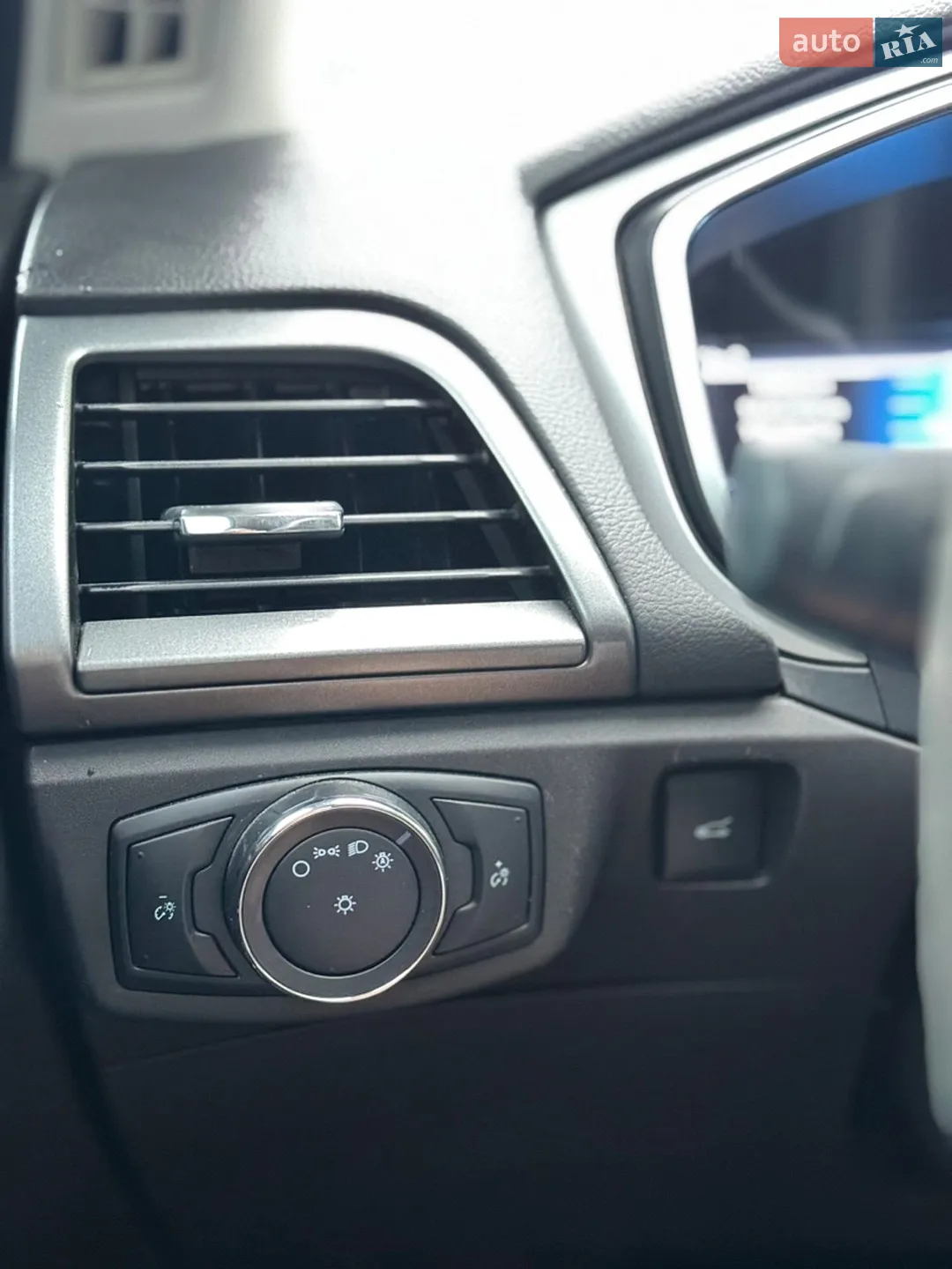 2014 Ford Fusion - мініатюра 11