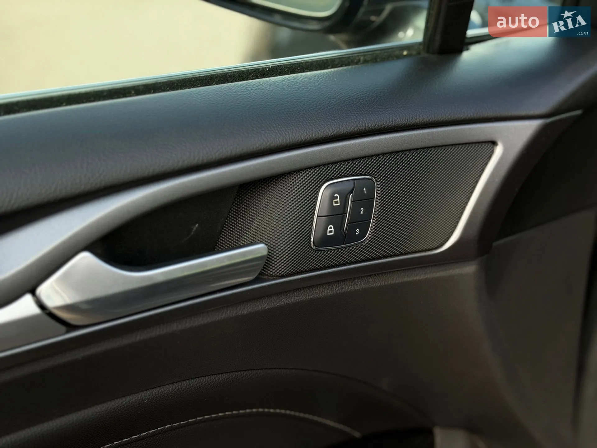 2015 Ford Fusion - мініатюра 16