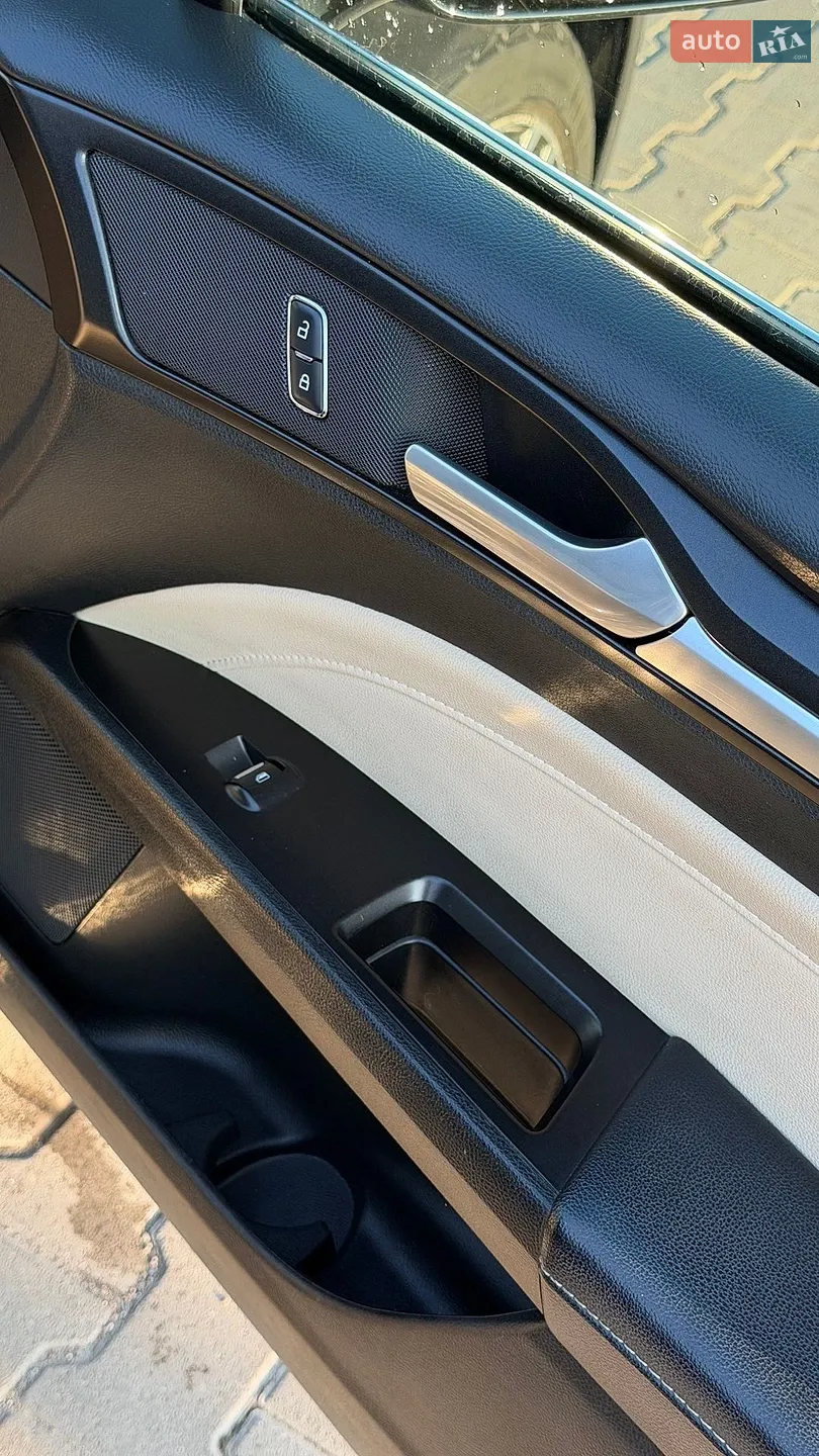 2016 Ford Fusion - мініатюра 36