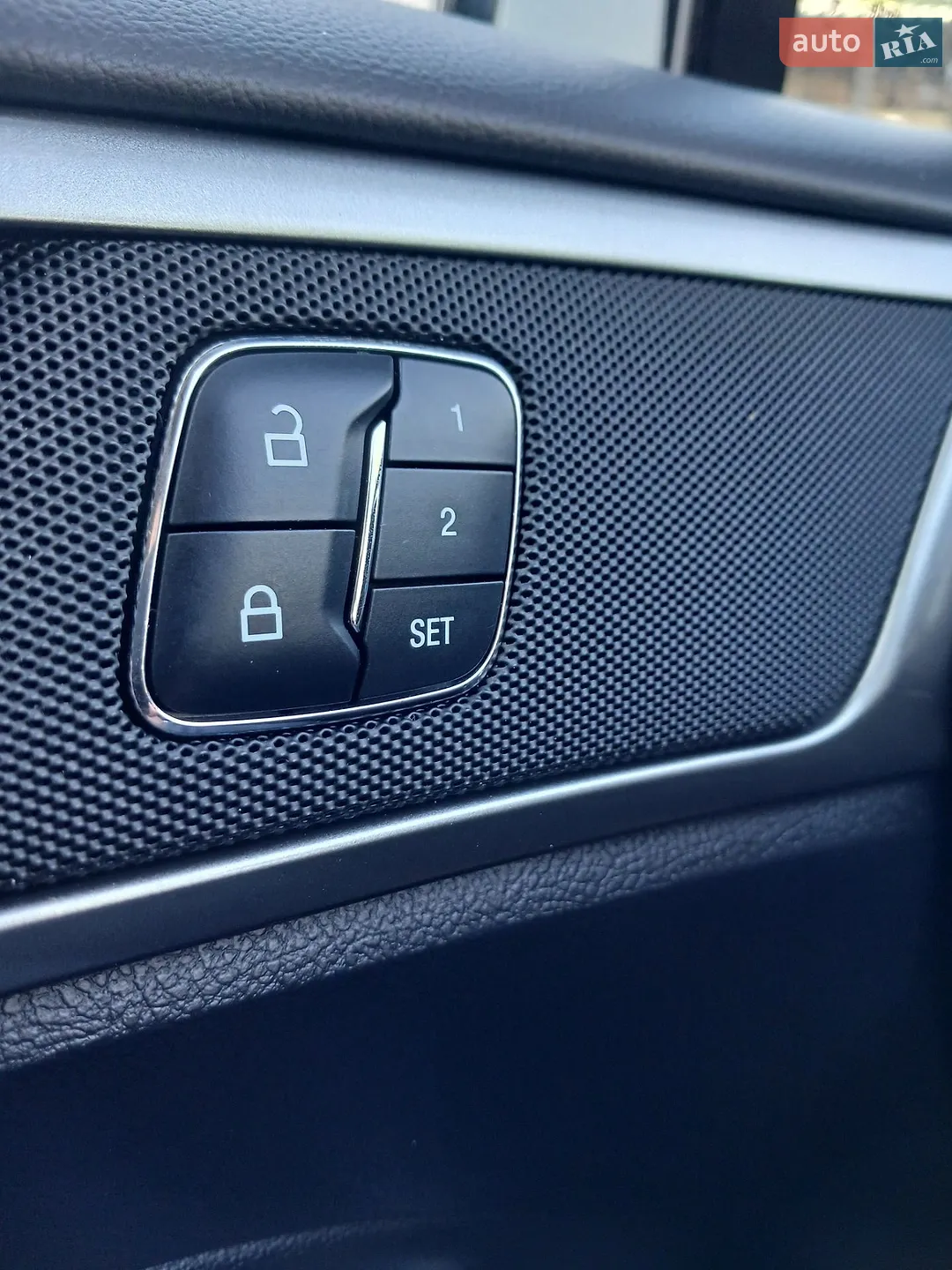 2016 Ford Fusion - мініатюра 23