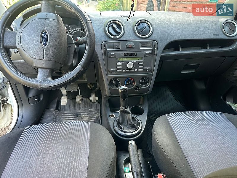 Хетчбек Ford Fusion 2006 в Житомирі