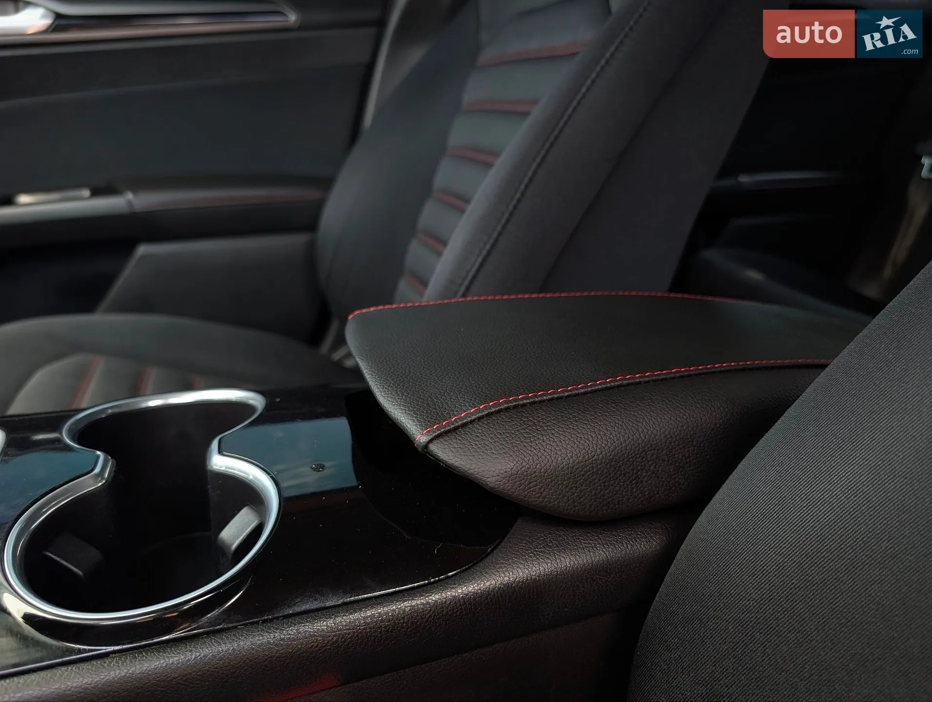 2016 Ford Fusion - мініатюра 27
