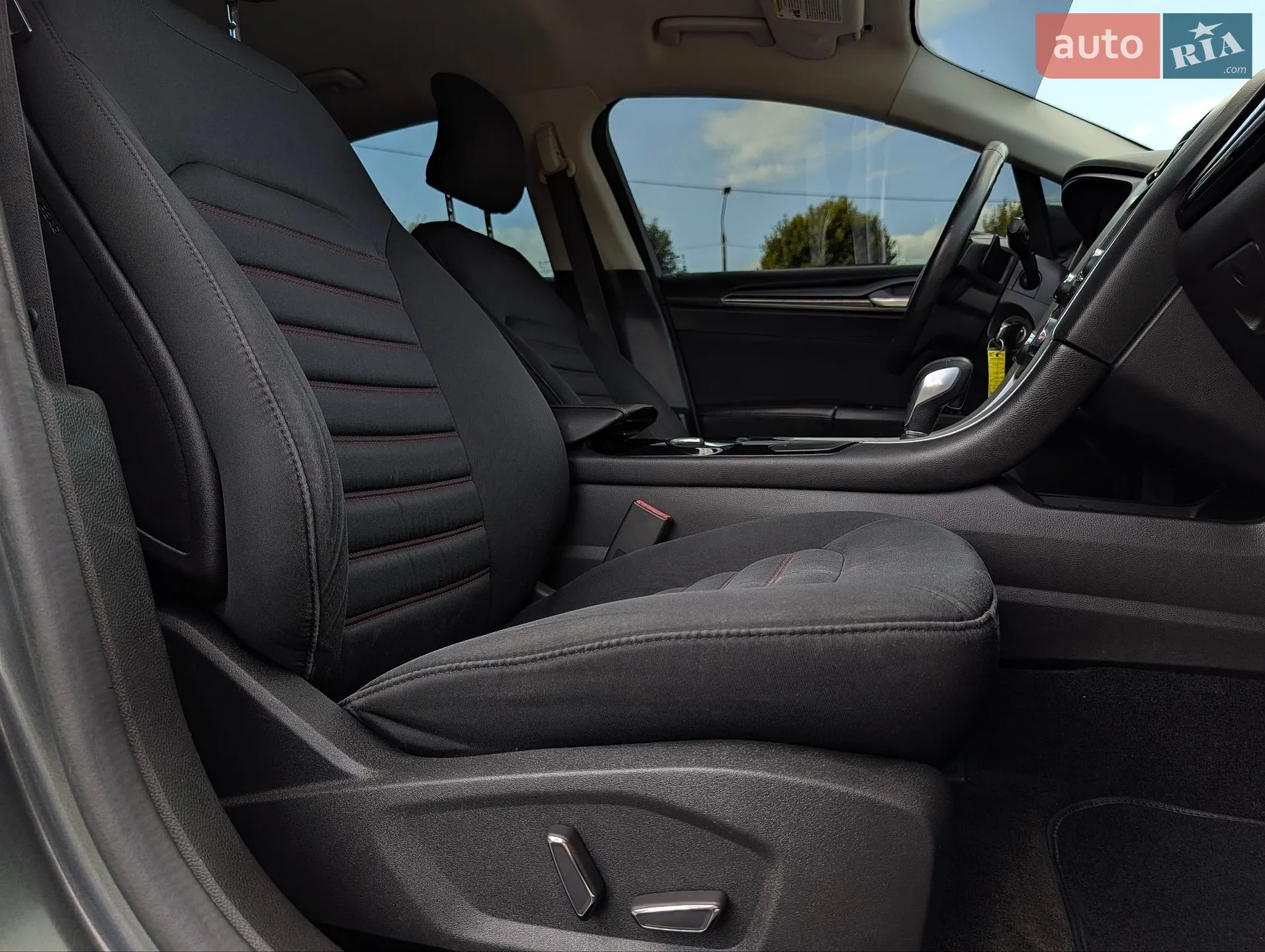 2016 Ford Fusion - мініатюра 29