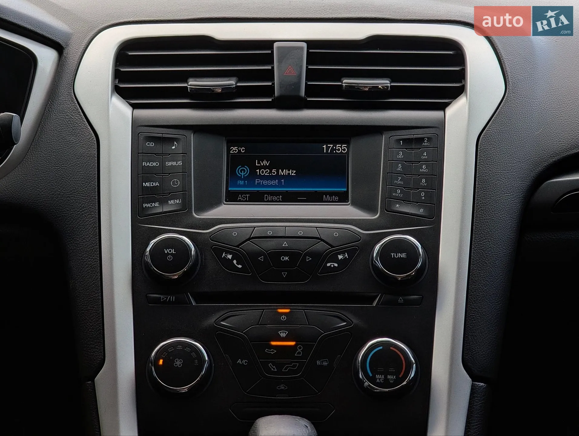 2016 Ford Fusion - мініатюра 32