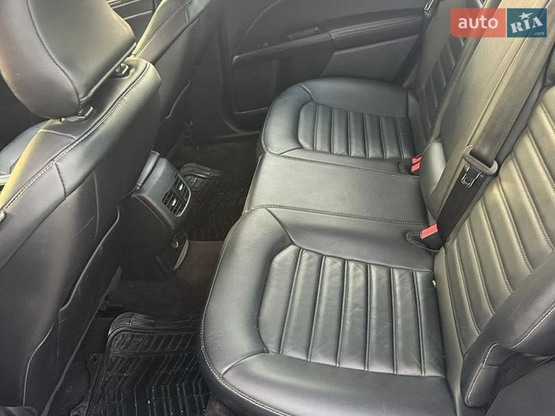 Седан Ford Fusion 2016 в Львове