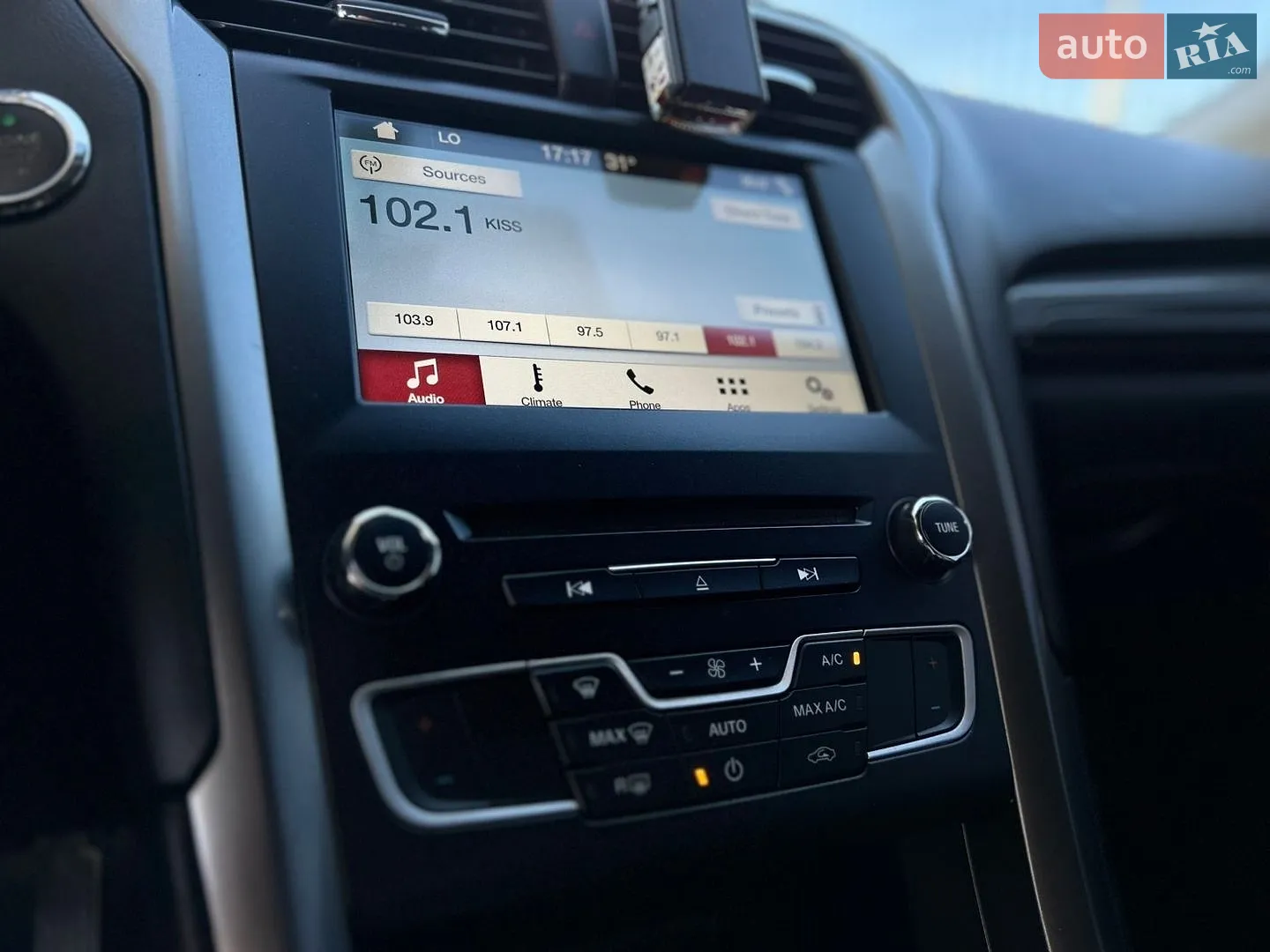 2016 Ford Fusion - мініатюра 19