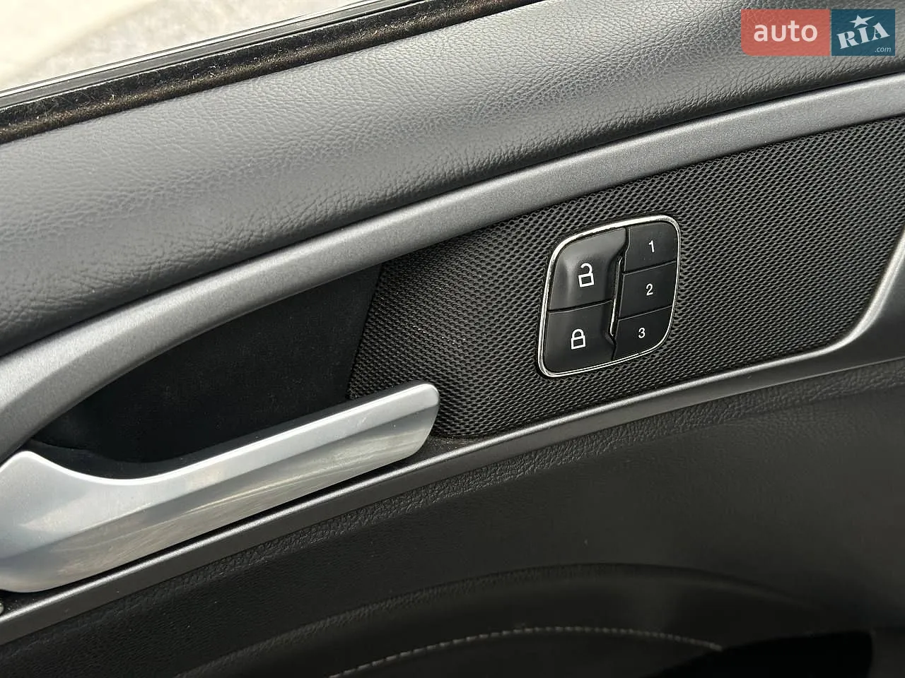 2012 Ford Fusion - мініатюра 16