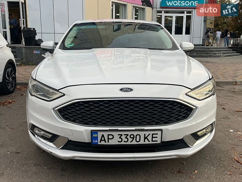 Седан Ford Fusion 2017 в Смілі