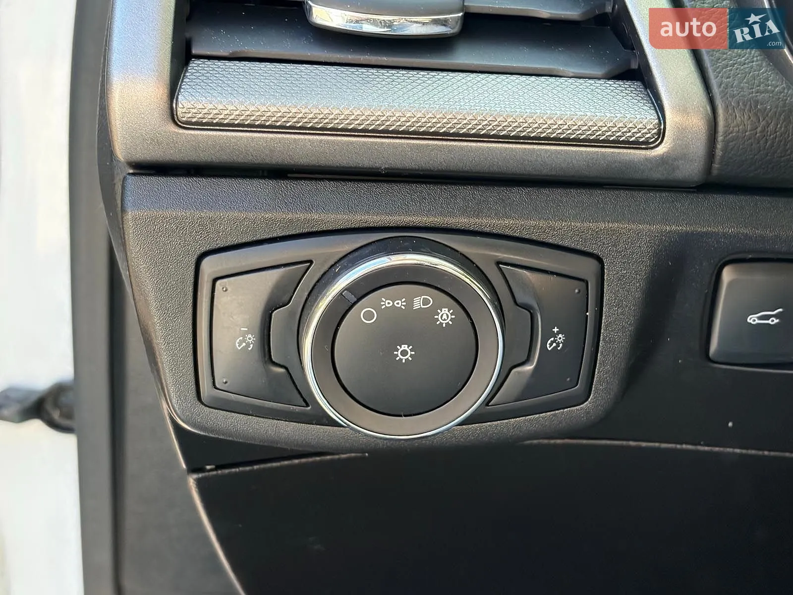 2017 Ford Fusion - мініатюра 19