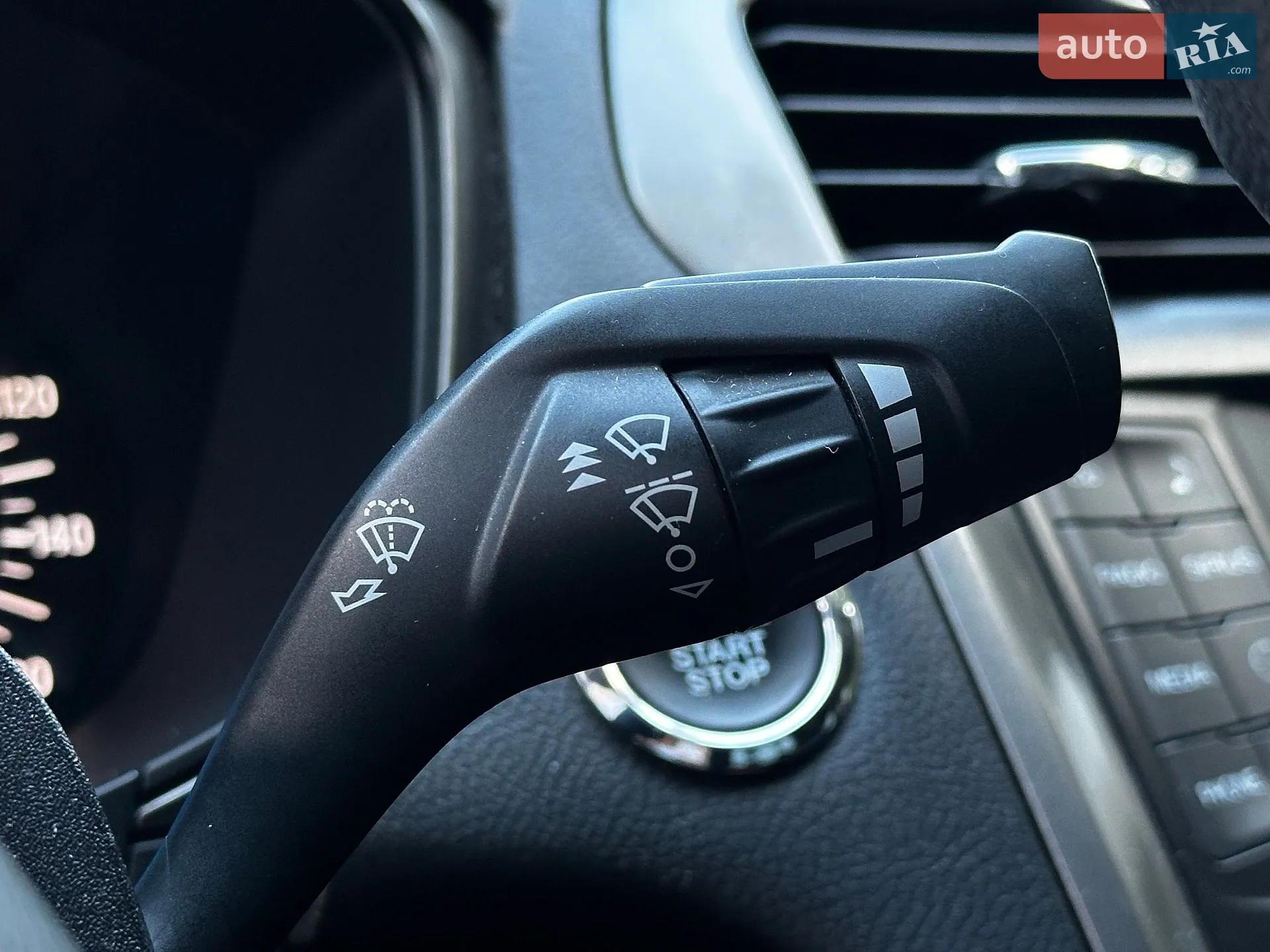 2016 Ford Fusion - мініатюра 36