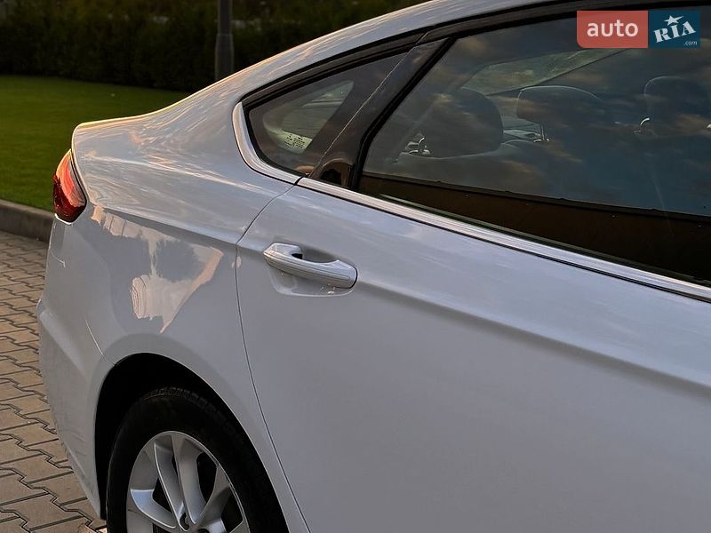 Седан Ford Fusion 2019 в Виннице