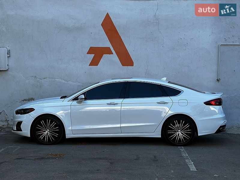 Седан Ford Fusion 2019 в Одессе